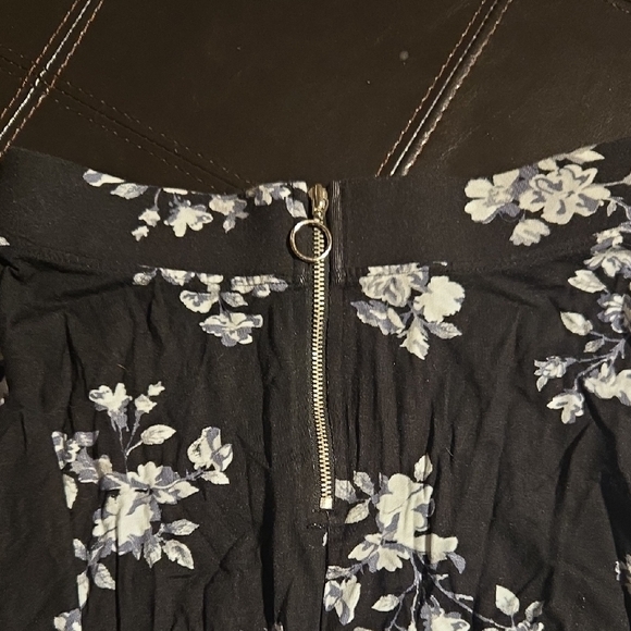 🔴SO Black Floral Skater Skirt - Picture 2 of 3